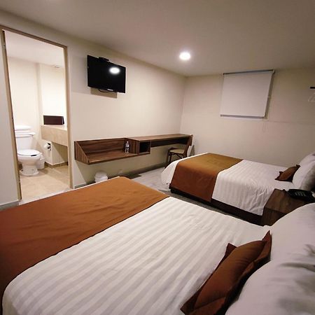 Hotel Plaza Morelos Toluca Esterno foto