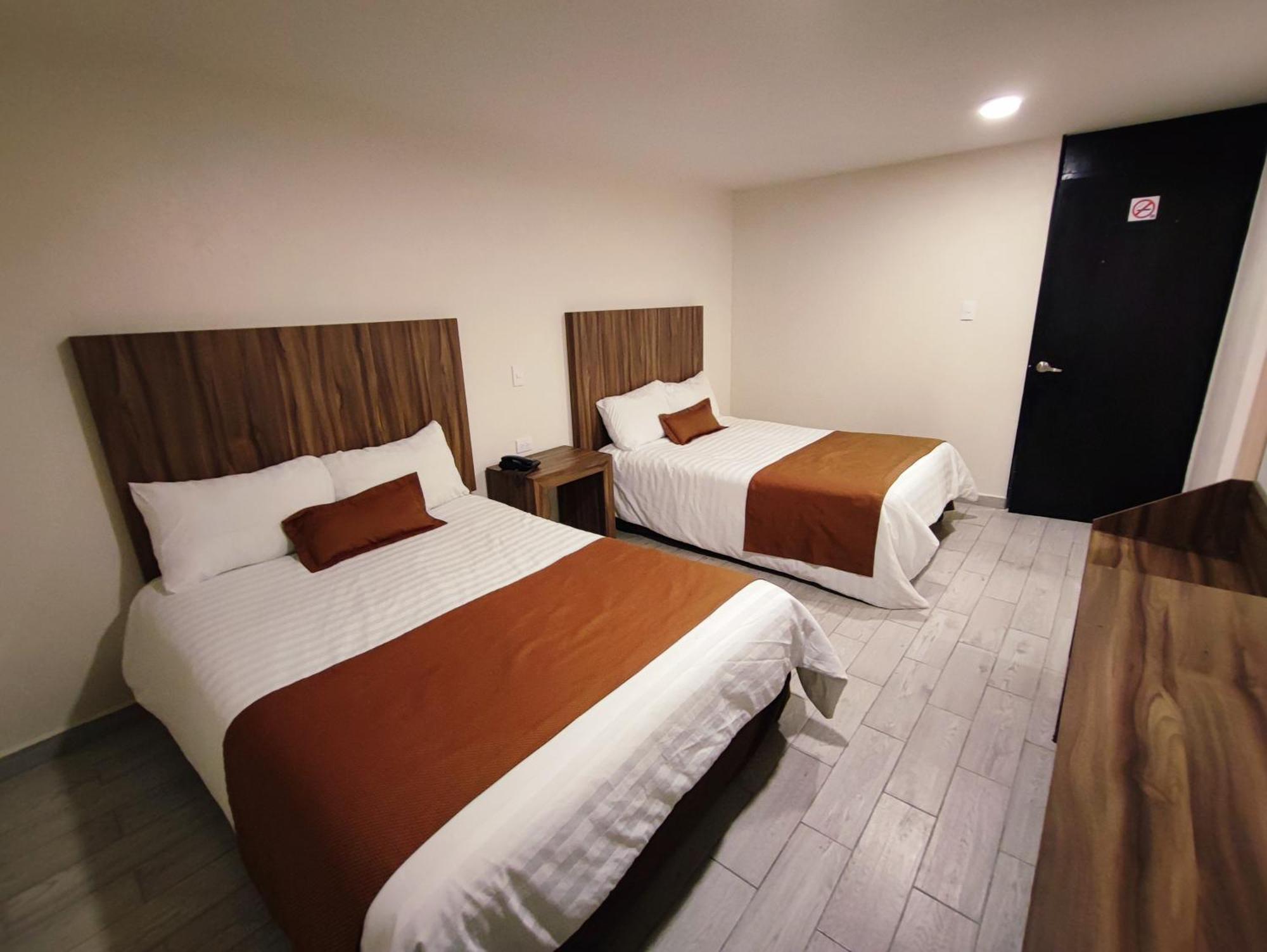 Hotel Plaza Morelos Toluca Esterno foto