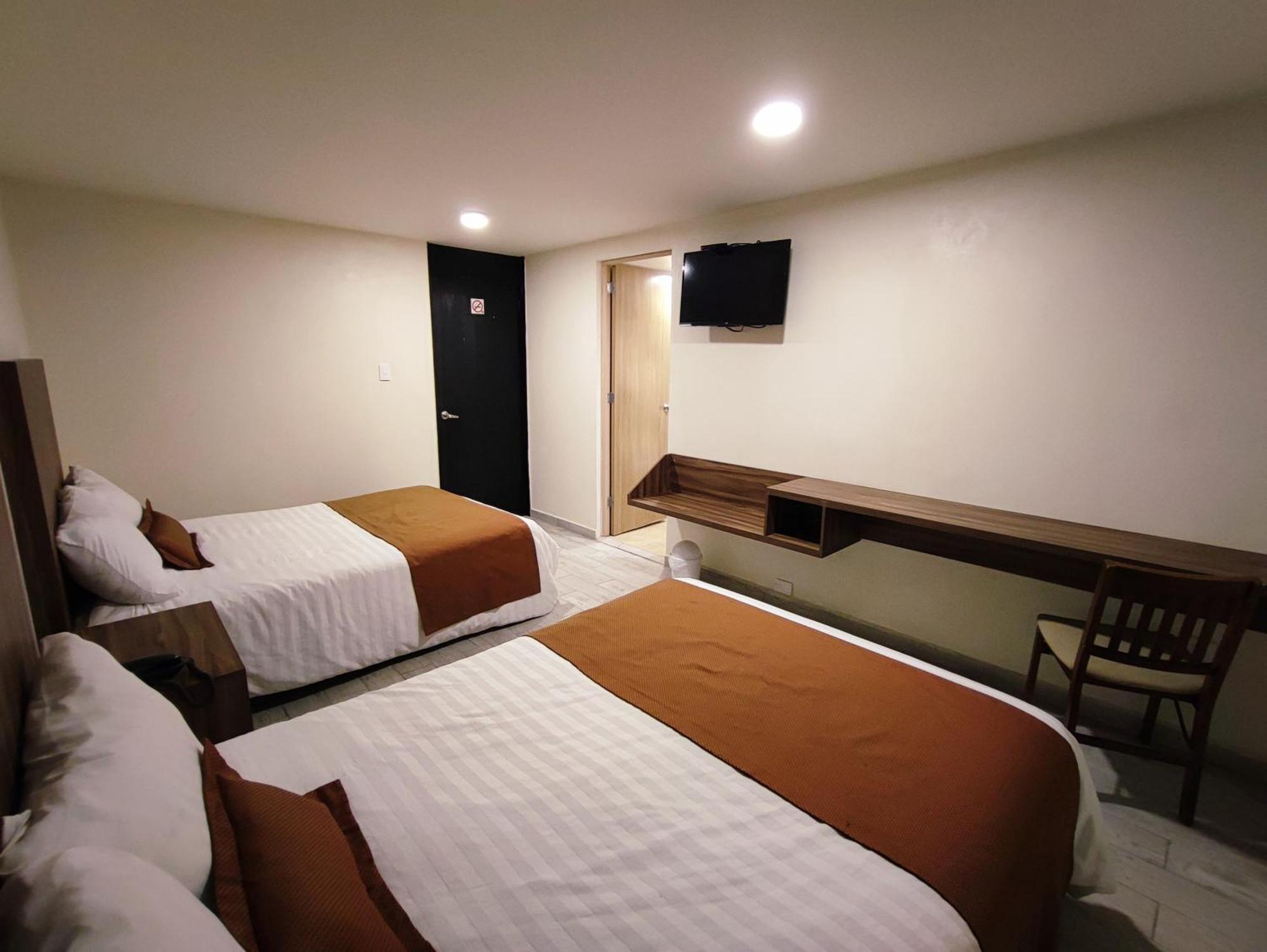 Hotel Plaza Morelos Toluca Esterno foto