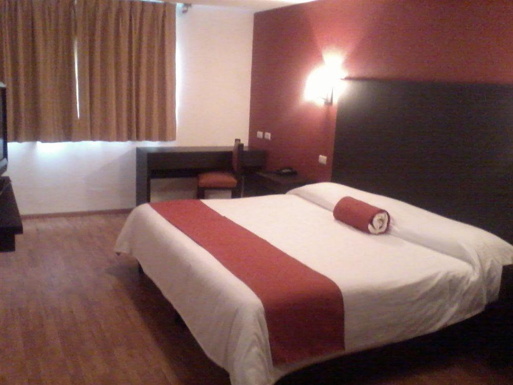 Hotel Plaza Morelos Toluca Esterno foto